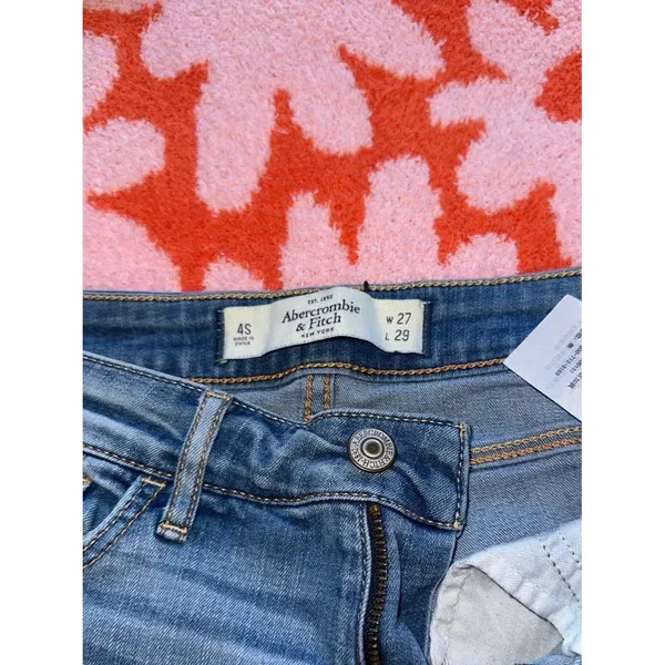 Abercrombie Jeans - Image 4