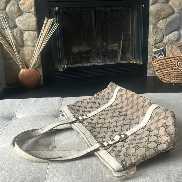 Gucci Abbey Monogram Tote Bag in Tan/Creme - Image 2