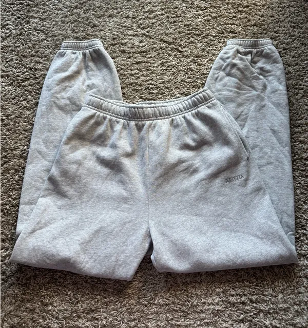 Aritzia Sweatpants - Image 3