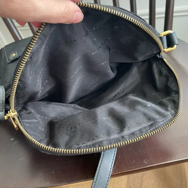 Marc Jacobs Preppy Nylon Messenger Bag Black Gold $200 - Image 13