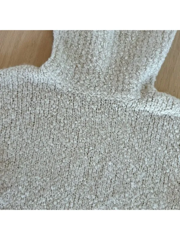 Abercrombie & Fitch Cream Turtleneck Sweater Size Medium - Image 2