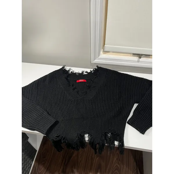 HERA COLLECTION Black Distressed V Neck Sweater Long Sleeve Raw Hem‎ Casual - Image 3