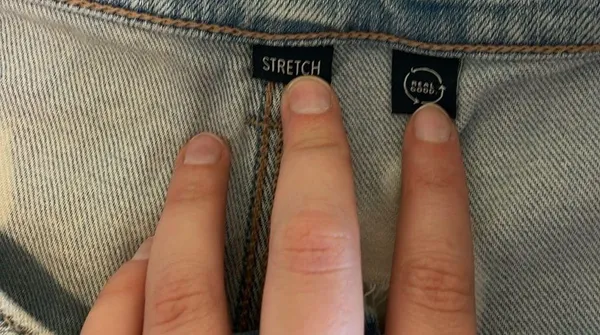 American Eagle Super High Rise Baggy Wideleg Distressed Shorts - Image 6