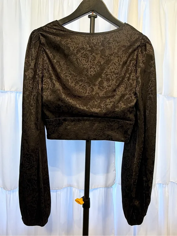 LULUS In a Mood Black Satin Jacquard Long Sleeve Crop Top Size XS - Image 10