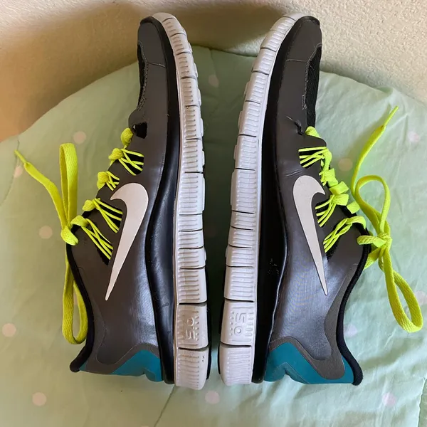 Nike Women’s Free 5.0 Running Sneakers 580591-004 size 6 - Image 6
