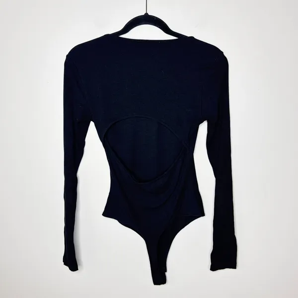 Bohme Noelle Ribbed Open Back Black Bodysuit Medium Long Sleeve‎ Chic Classic - Image 4