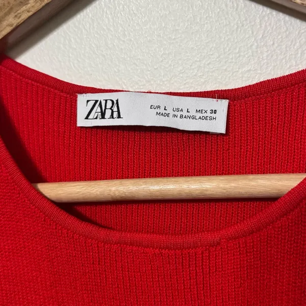 ZARA Knit Sleeveless Top Gold Buttons Size Large - Image 4