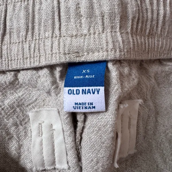 Old Navy size XS linen blend high-rise shorts in cream - Image 5