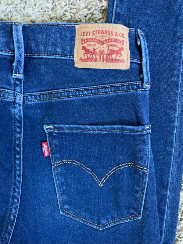 Levi’s 720 high rise super-skinny size 24 denim blue jeans - Image 3