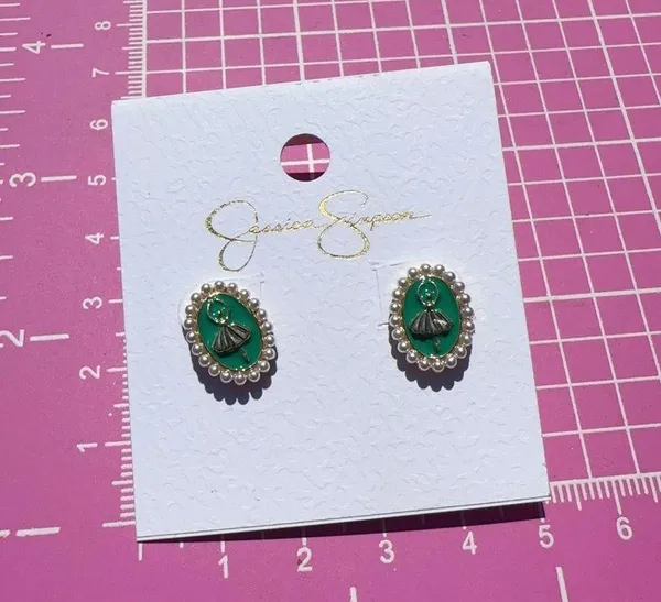 Jessica Simpson Earrings gold tone pearls around green ballerina stubs - Image 6