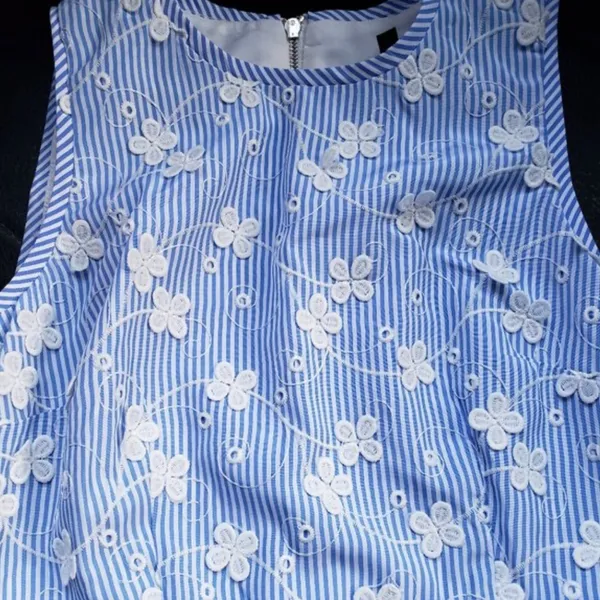 Blue Floral Sleeveless Maggy London Dress - Image 7
