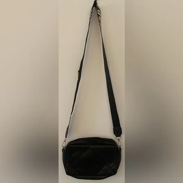 Kuchen & Co Black Text Purse - Image 4
