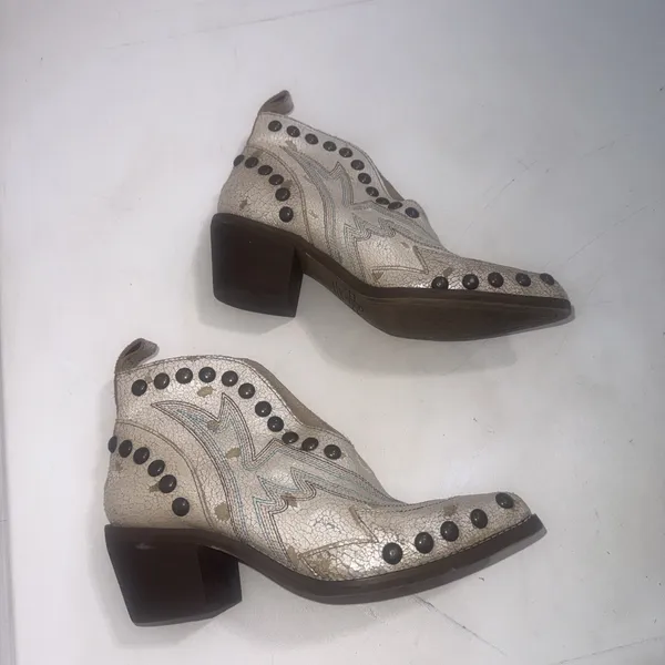 Corral Circle G White Coastal Cowgirl Studs Pointed Toe Ankle Booties Women's 7 - Image 5