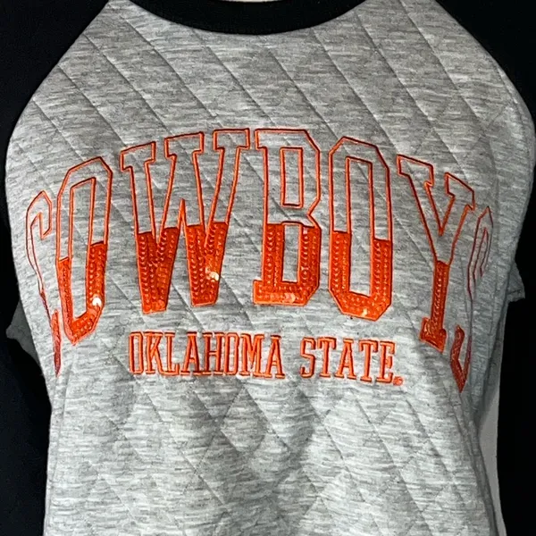 G-III 4Her Oklahoma State Cowboys Woman’s Quilted Sequin Raglan Shirt Medium - Image 2