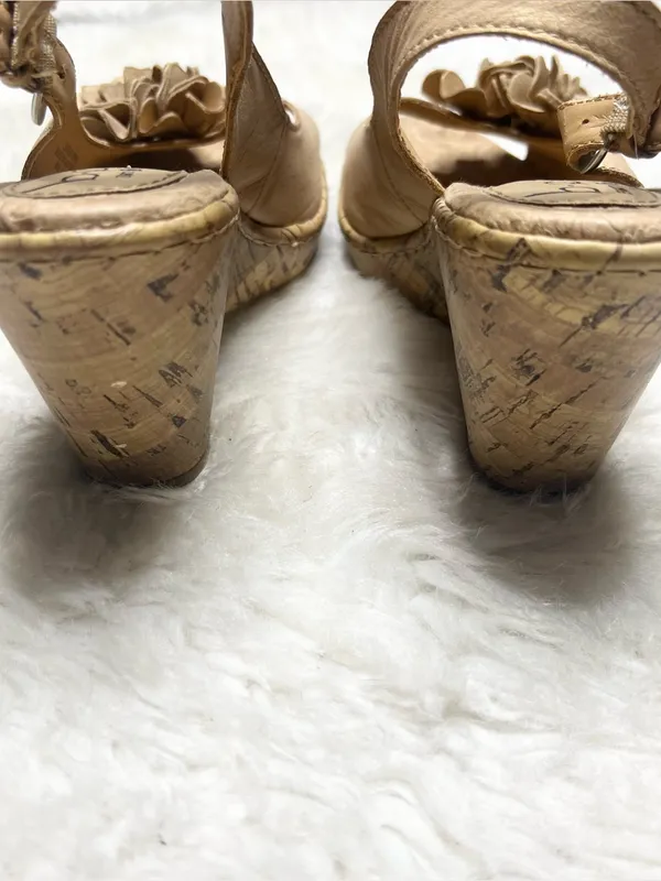 b.o.c. Born Concepts Tan Floral Open Toe Slingback Cork Wedge Sandals Size 6 - Image 9