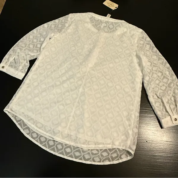 St.‎ John’s Bay White Shirt with Button Detail NWT size small - Image 7