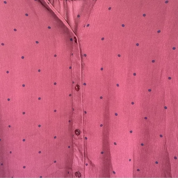 Stitch Fix 41 Hawthorn Red Dot High Low Button Down  •Medium - Image 5