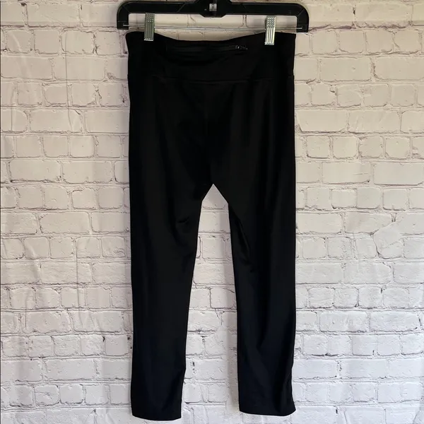 Nike Black Leggings with White Swoosh Woman’s‎ Size Small - Image 3