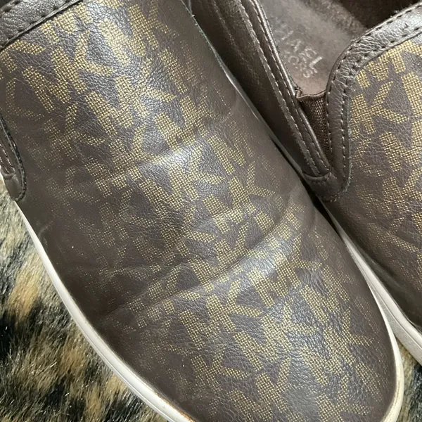 MICHAEL‎ KORS MONOGRAMMED SLIP ON SNEAKERS - Image 7