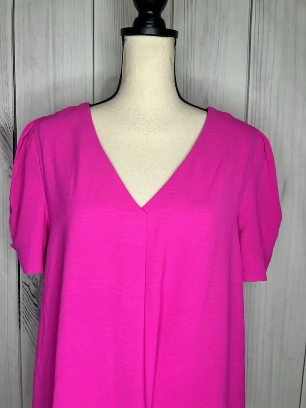 NWT Jodifl Women's Blouse Sz M Hot Pink Short Sleeves V Neck NEW Lightweight - Image 2