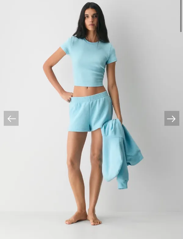 Aritzia Sweat Shorts TNA - Image 4