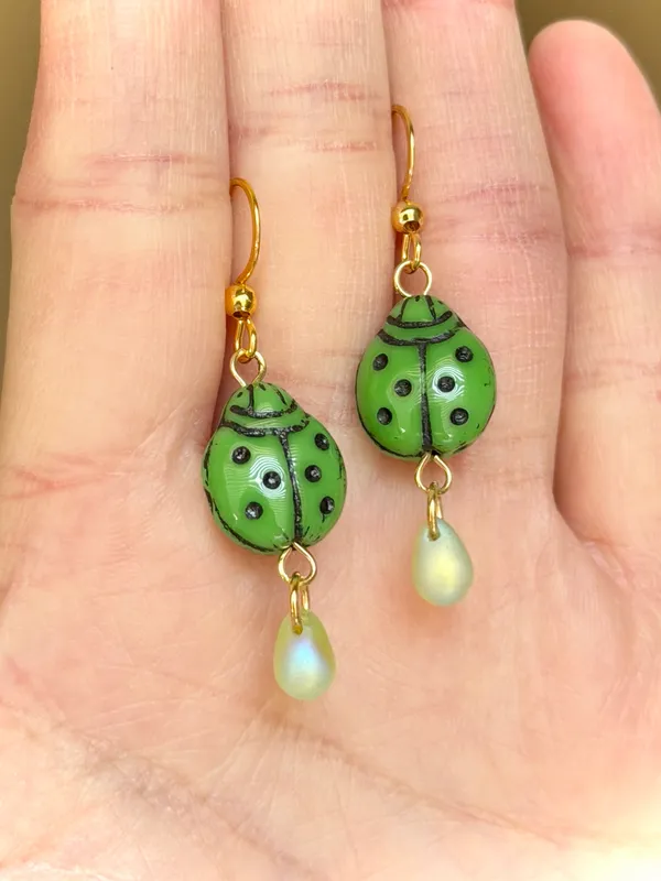 Handmade fairy cute whimsy ladybug dangle earrings💚🐞 - Image 3