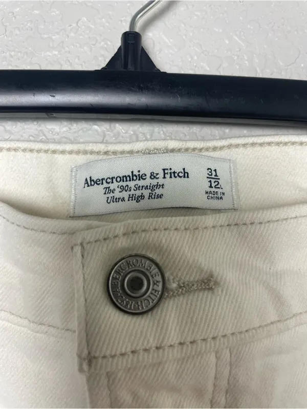 Abercrombie & Fitch 90’s Straight Ultra High Rise Off-White Jeans Size 31L - Image 5