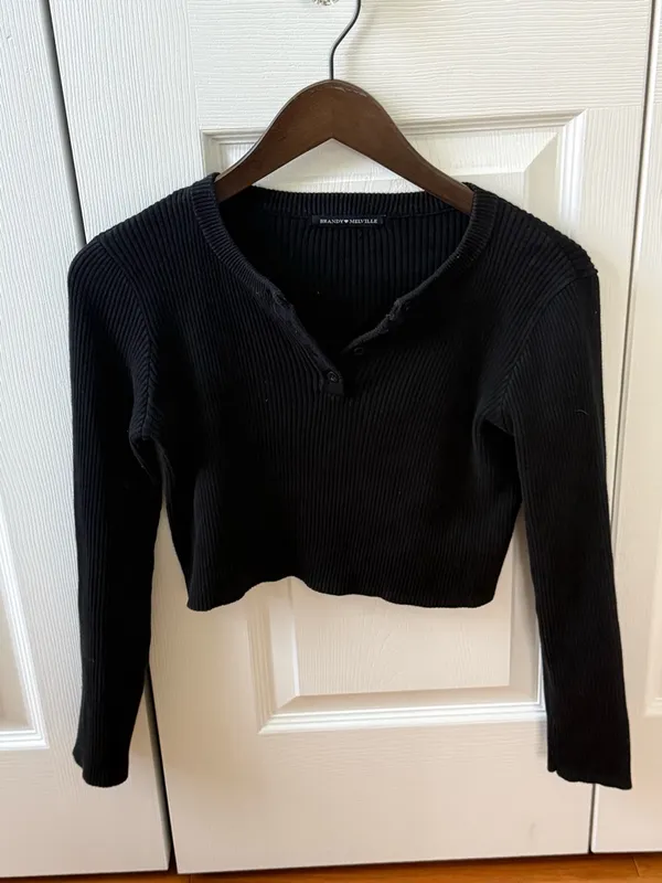 Brandy Melville Delilah Rib Knit Cropped Long Sleeve Henley in Black - Image 2