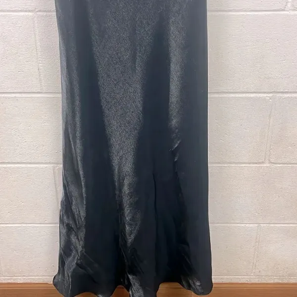 Alex Evenings slimming v-neck sleeveless maxi dress - Image 2