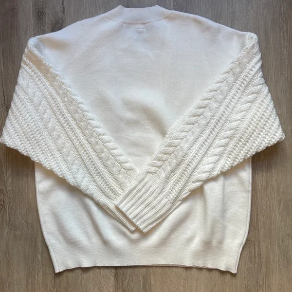 Women’s cream crew neck oversized sweater size M - Image 4