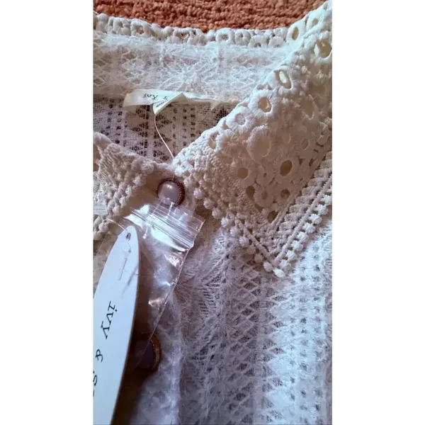 Ivy & Sage Lace Button Blouse Cream Romantic Puff Sleeve Shirt M NWT - Image 10