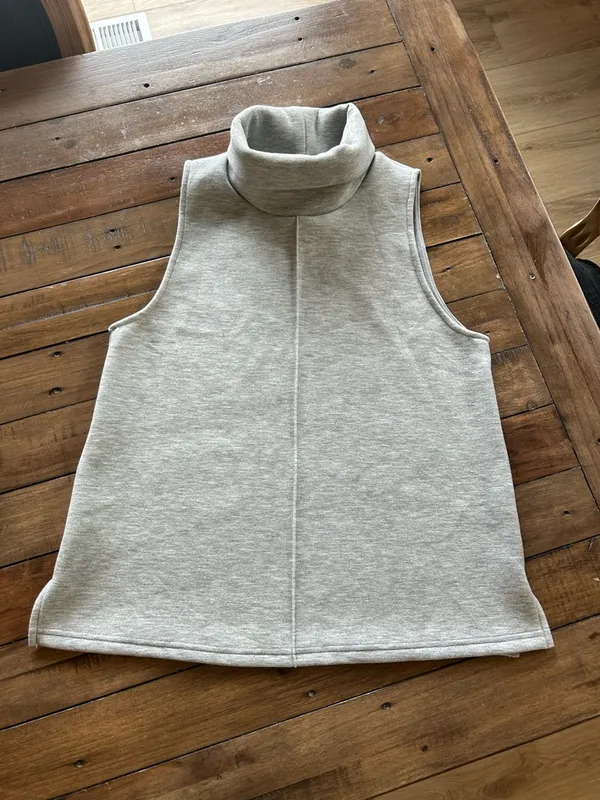 NWT OGL Turtleneck Split Hem Gray Tank Top S - Image 3