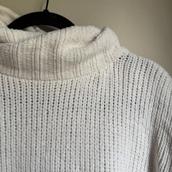 Cream Aerie Turtleneck - Image 4