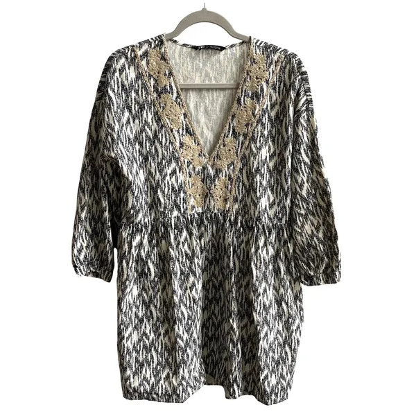 Zara Mini Dress Womens Medium‎ Black White Boho Embroidered V-Neck Ikat Babydoll - Image 3