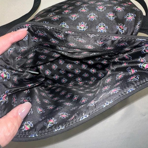 Vera Bradley Purse Crossbody Black Quilted - Image 6