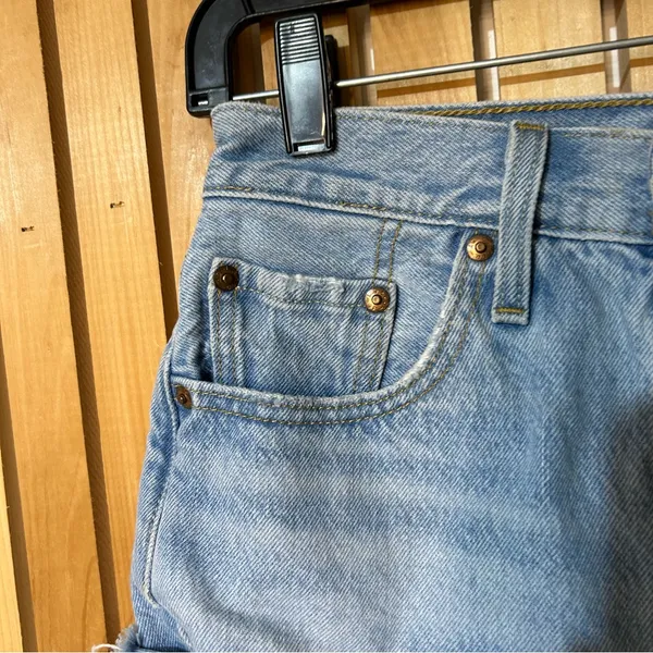 Levi's 501 Original Denim High Rise Shorts Light Wash Size 25 - Image 5