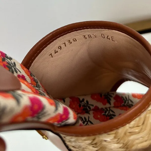 GUCCI Mabel Leather-trimmed Raffia Mules in Beige Size 8.5US / 38.5EU - Image 9