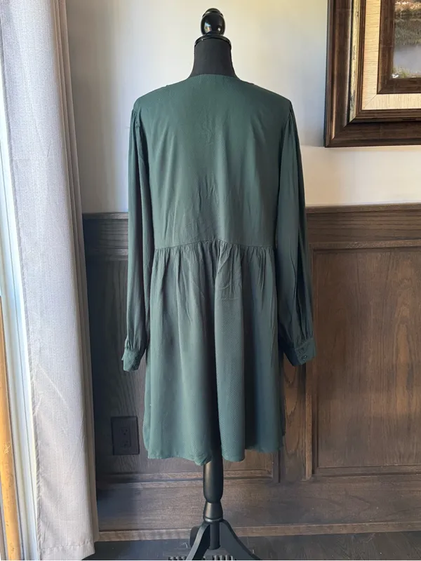 Knox Rose Women's Boho V-Neck Long Sleeve Dress in Forest Green large - Image 4