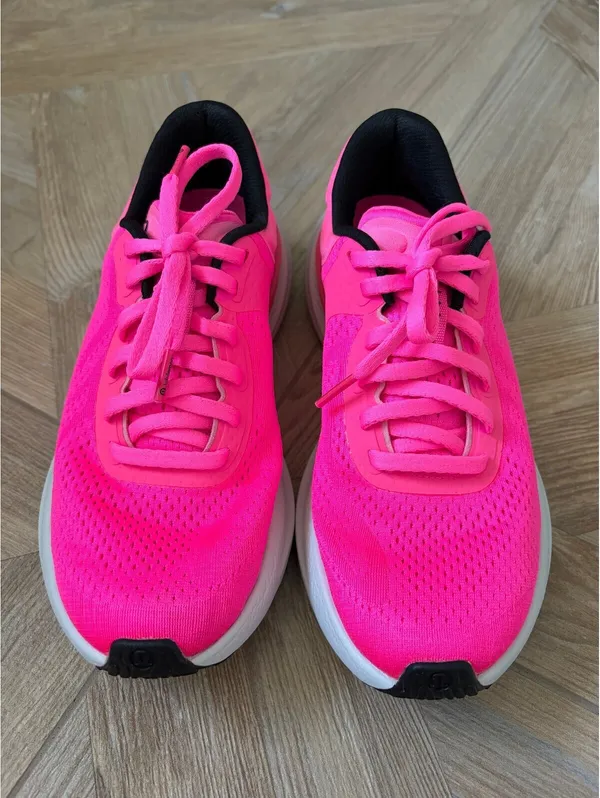 Lululemon Women's Beyondfeel Running Shoes Raspberry Glo Size 6 Sporty Run - Image 2