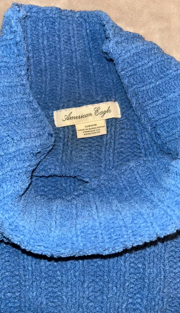 American Eagle Outfitters Cropped Turtleneck - Image 3