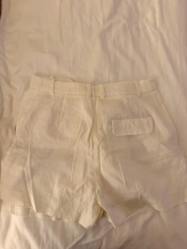 Zara White Linen Shorts - Image 3