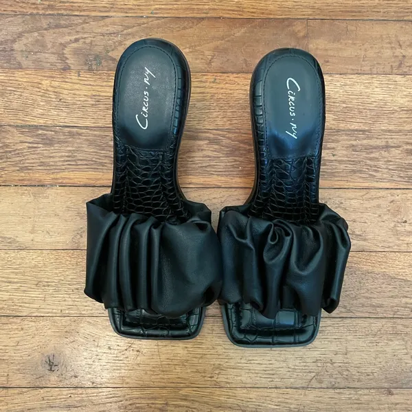 Circus NY Sam Edelman Slade Ruffle Heeled Slide Sandals Black Square Toe 7.5 💛 - Image 2