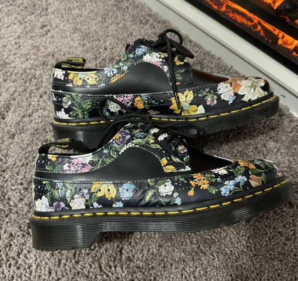 Dr Martens Women's 3989 Darcy Floral Oxford Black - Image 3