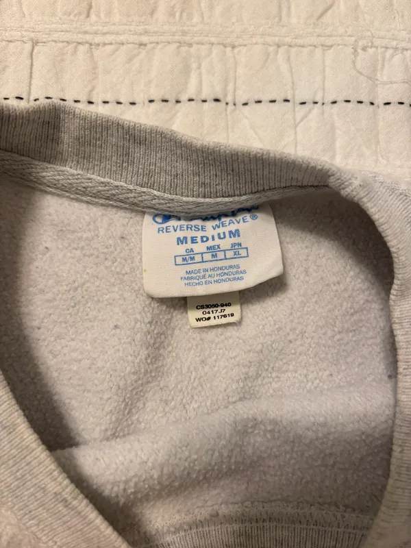 Sweatshirt Size M - Image 2