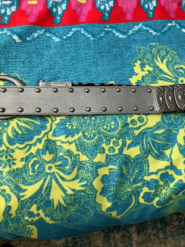 Womens Silver Engraved Metal Link Belt with Ring Buckle - Image 4