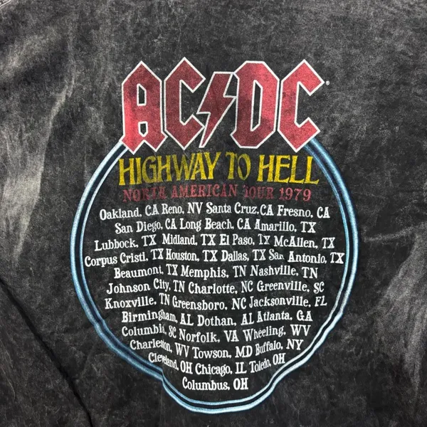 AC/DC high way to hell tour Tshirt size large - Image 3