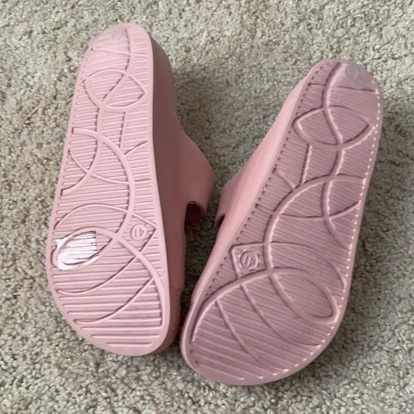 Adorable NEW pink/rose sandal size 41 or 9 - Image 2