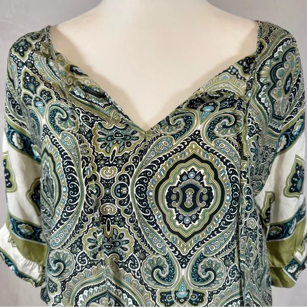 Alexander Vittoria 100% silk sage green boho print smocked top size large - Image 2
