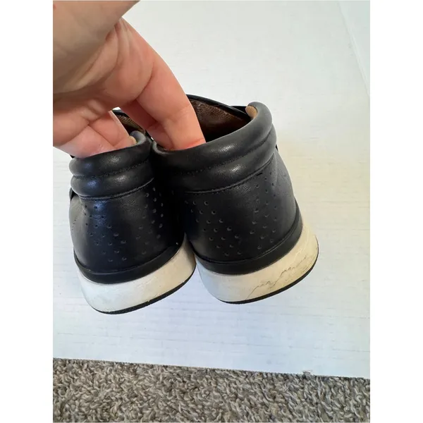 Vionic Black Leather Slip On Sneakers Womens 9 Comfort Work Shoes Casual - Image 2
