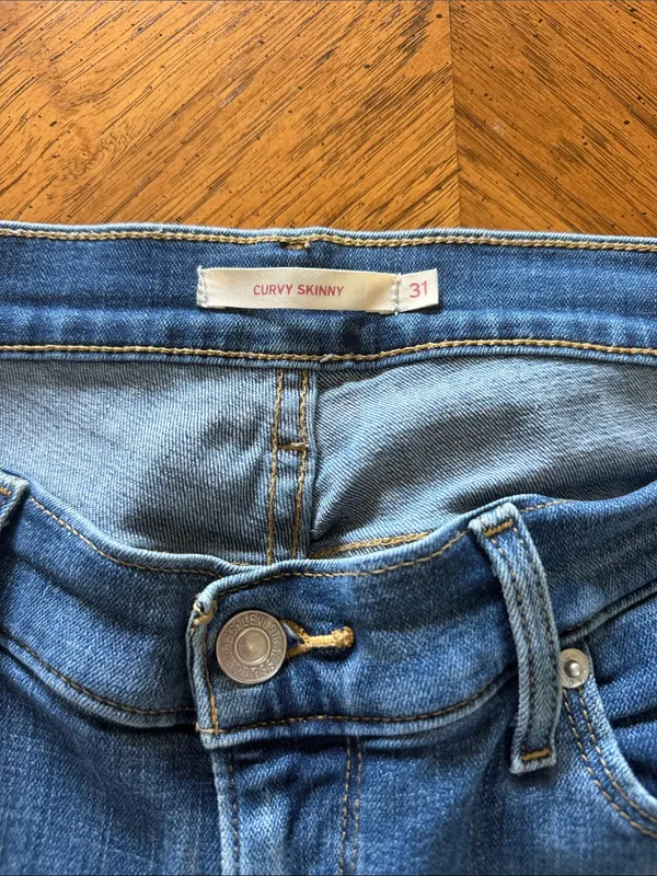 Levi’s Curvy Skinny Jeans - Image 2